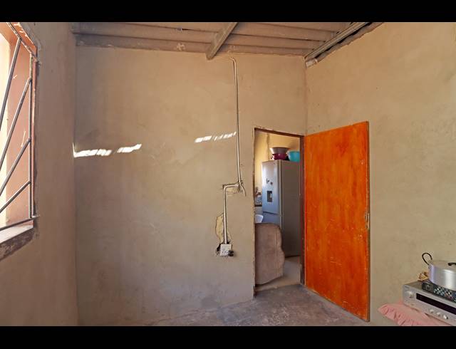 9 BEDROOM HOUSE FOR SALE IN COSMO CITY